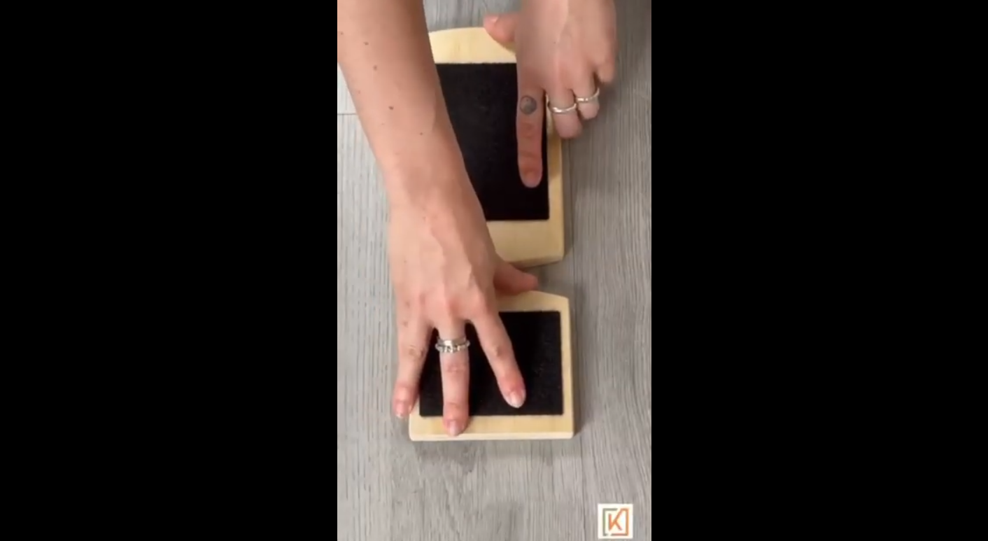 Carica il video: 